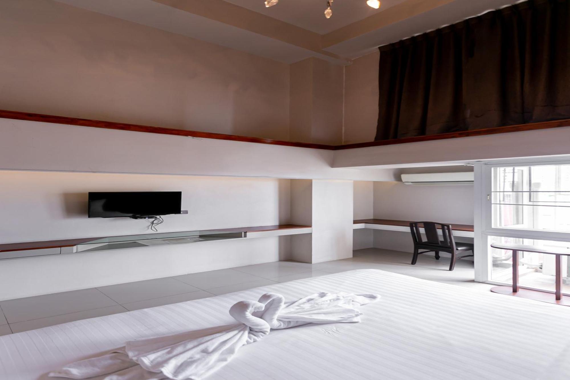 A Room Bangkok Sathorn المظهر الخارجي الصورة